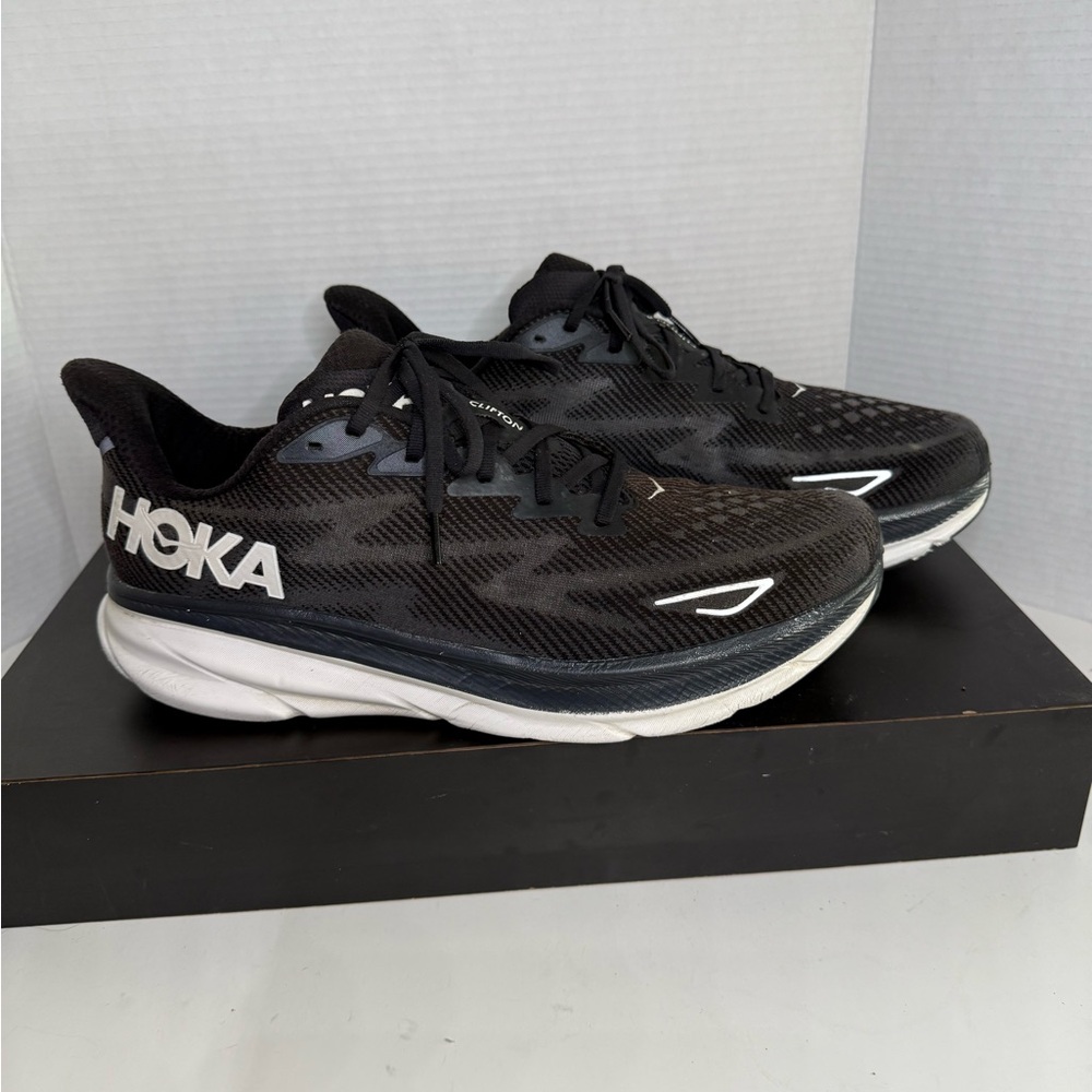 HOKA Clifton 9 Black/white Running Shoes size 13 Men